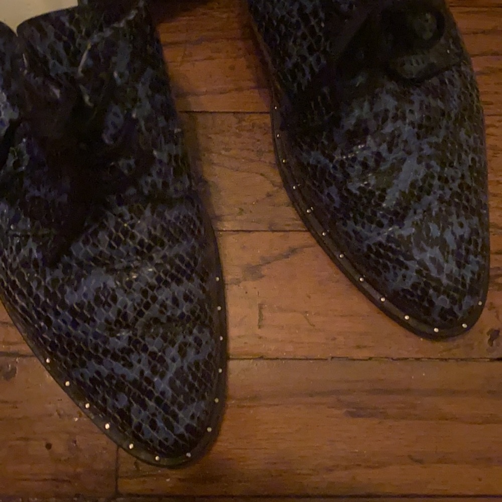 Classic work shoe from Fred Salvador.